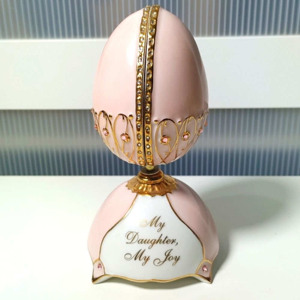 ARDLEIGH ELLIOTT Fabergé Egg MUSICAL BOX. MY DAUGHTER MY JOY